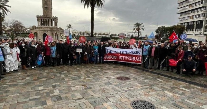 İzmir’de sağlık çalışanları iş bırakma eylemi yaptı